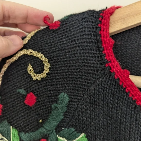 Vintage 90s Ugly‎ Christmas Embroidered Holly Sweater 3D - Picture 13 of 14